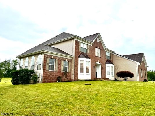 Backyard, Exterior, Facade, Brick Facade, Brick Traditional