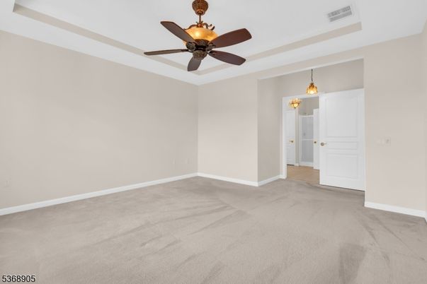 Empty room, Interior, Pendant Lights