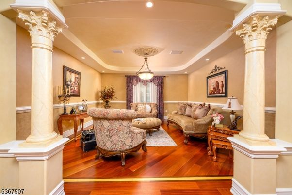 Interior, Living room, Pendant Lights, Recessed Lighting, Wood Texture Flooring