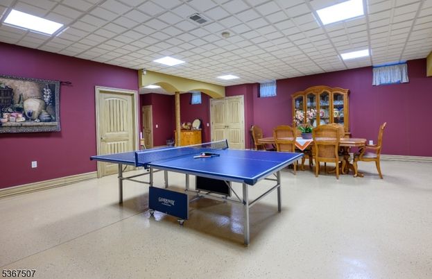 Game Room, Interior, Recessed Lighting