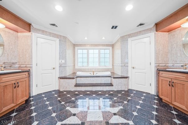 Bathroom, Interior, Recessed Lighting