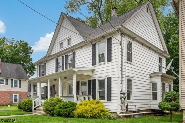 Exterior, Facade, Queen Anne Victorian