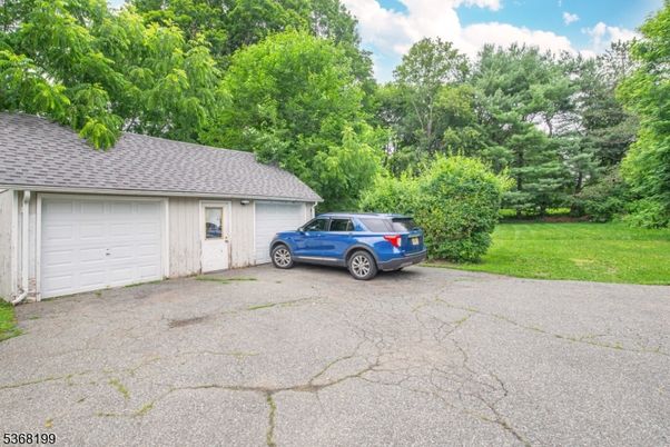 Detached Garage, Exterior