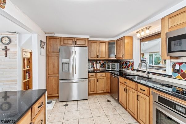 Interior, Kitchen, Stainless Steel Appliances