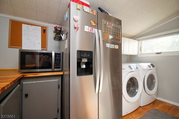 Interior, Washer, Wood Texture Flooring