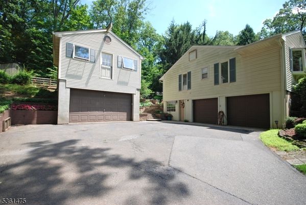 Attached, Exterior, Facade, Raised Ranch