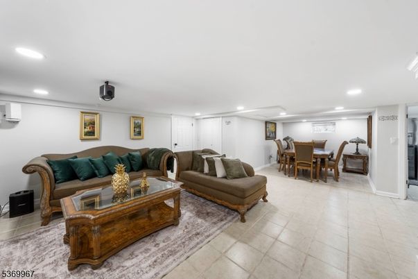 Dining room, Interior, Living room, Recessed Lighting
