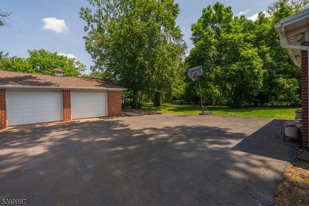Detached Garage, Exterior