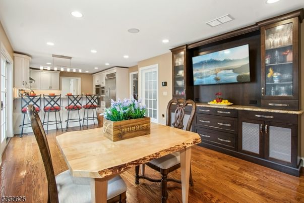 Dining room, Interior, Kitchen, Pendant Lights, Recessed Lighting, Wood Texture Flooring