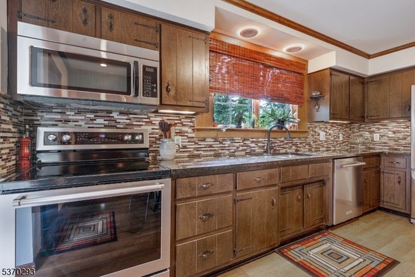 Interior, Kitchen, Stainless Steel Appliances
