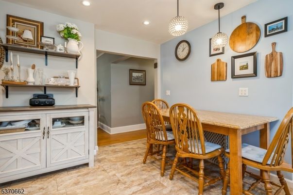 Dining room, Interior, Pendant Lights, Recessed Lighting