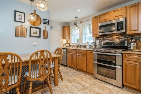 Interior, Kitchen, Pendant Lights, Recessed Lighting, Stainless Steel Appliances