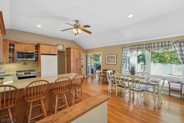 Dining room, Interior, Kitchen, Recessed Lighting, Wood Texture Flooring
