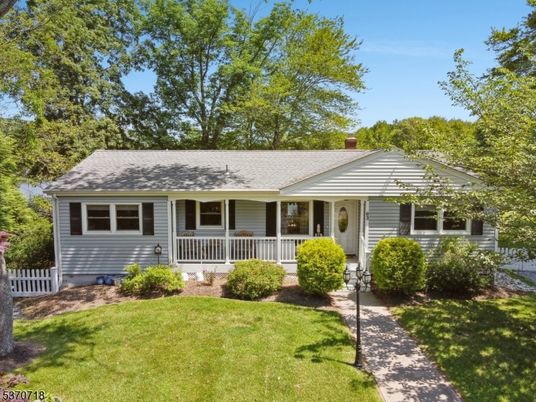 Backyard, Exterior, Facade, Cape Cod
