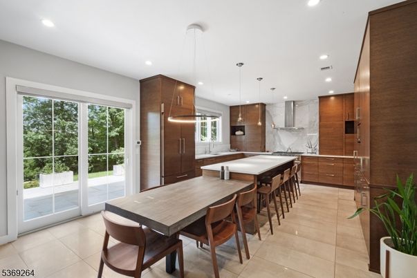 Dining room, Interior, Kitchen, Pendant Lights, Recessed Lighting, Stainless Steel Appliances