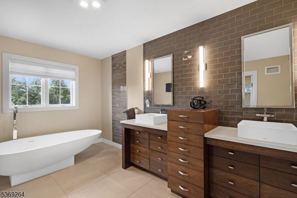 Bathroom, Dual Sink Vanities, Free Standing Baths, Interior, Recessed Lighting