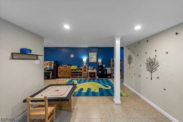 Game Room, Interior, Recessed Lighting