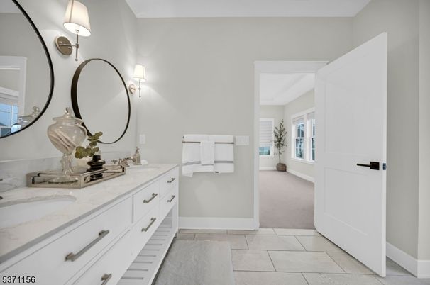 Bathroom, Dual Sink Vanities, Interior
