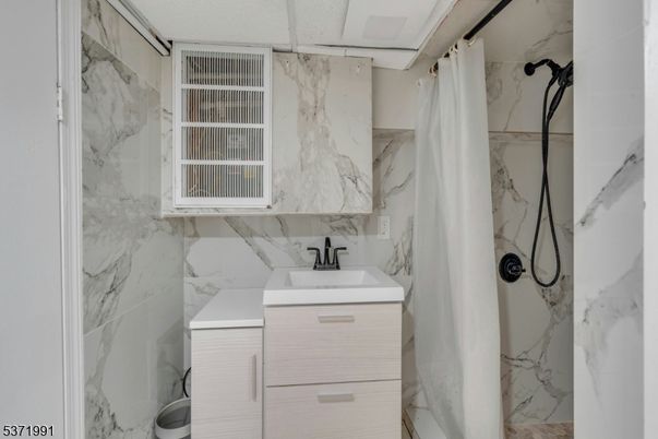 Bathroom, Interior, Marble Walls
