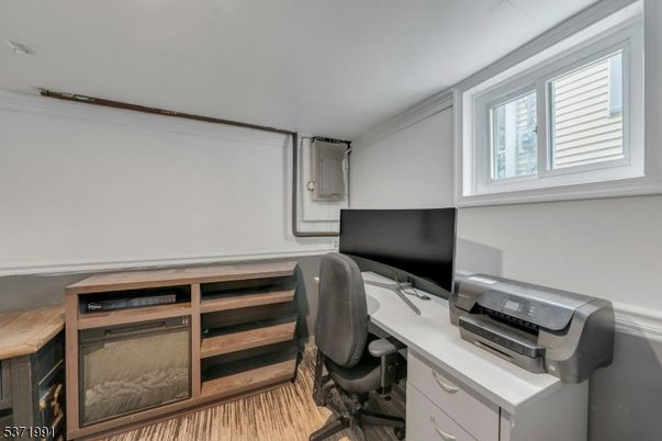 Home Office, Interior