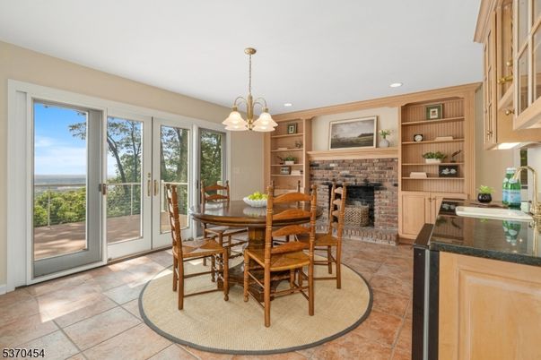 Chandelier, Dining room, Fireplace, Interior, Pendant Lights, Recessed Lighting