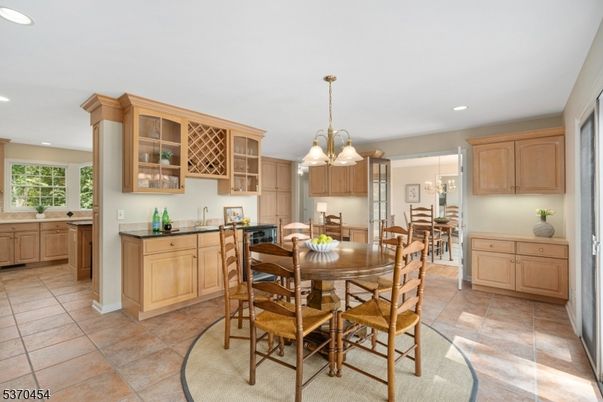 Chandelier, Dining room, Interior, Kitchen, Recessed Lighting
