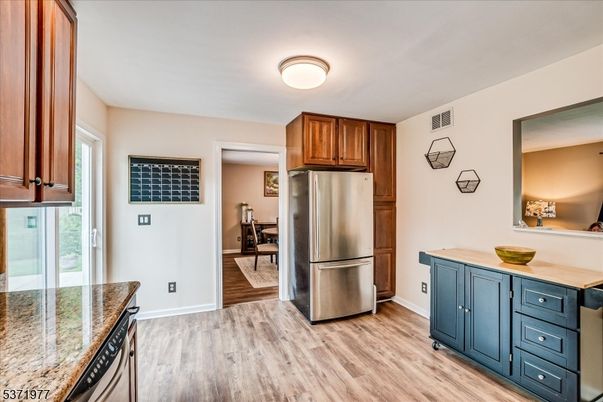 Dining room, Interior, Kitchen, Stainless Steel Appliances, Wood Texture Flooring