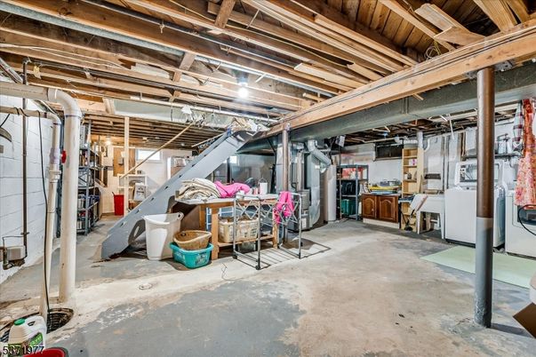 Interior, Washer, Wooden Beams