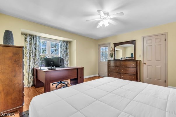 Bedroom, Home Office, Interior, Wood Texture Flooring