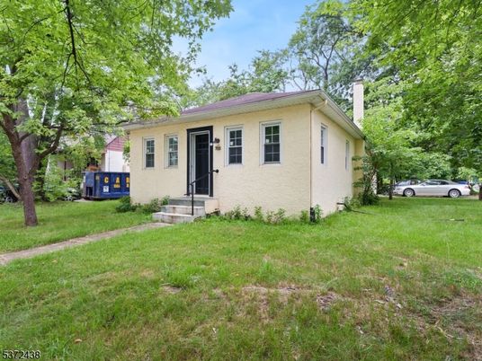 Backyard, Exterior, Facade, Cape Cod