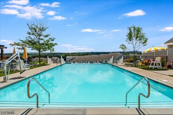 Exterior, Playground, Pool