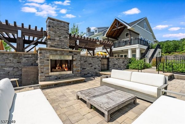 Exterior, Fireplace