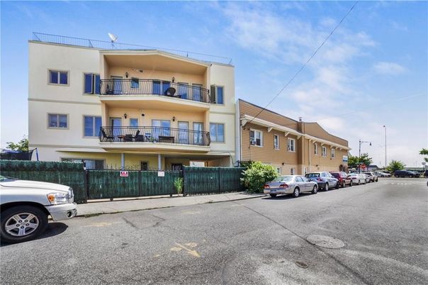 Exterior, Facade, Condo Building