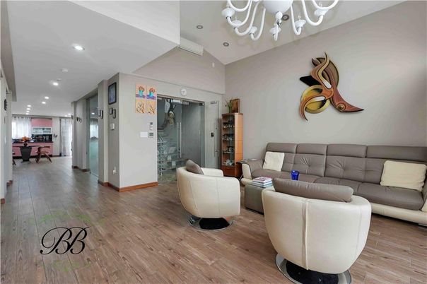 Chandelier, Interior, Living room, Recessed Lighting, Wood Texture Flooring