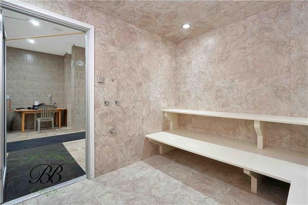 Bathroom, Interior, Recessed Lighting