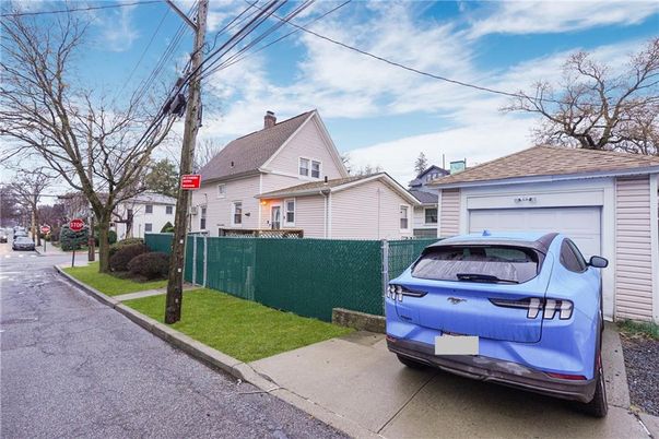 Detached Garage, Exterior