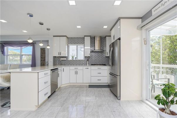 Interior, Kitchen, Pendant Lights, Recessed Lighting, Stainless Steel Appliances