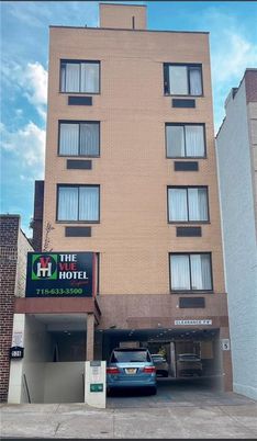 Exterior, Facade, Brick Facade, Rowhouse