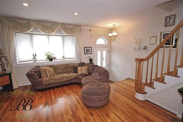 Chandelier, Interior, Living room, Recessed Lighting, Wood Texture Flooring