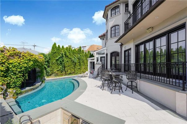 Exterior, Pool