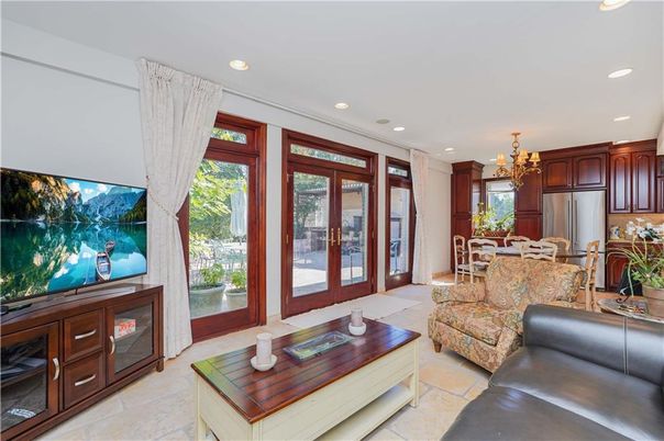 Chandelier, Dining room, Interior, Living room, Recessed Lighting