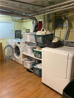 Interior, Utility Closets, Washer, Wood Texture Flooring