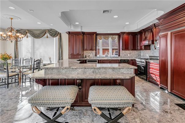 Chandelier, Dining room, Interior, Kitchen, Recessed Lighting, Stainless Steel Appliances