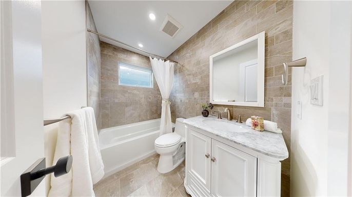 Bathroom, Interior, Recessed Lighting