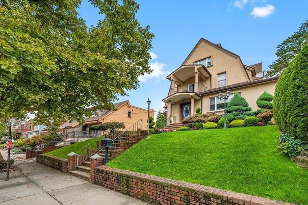 Backyard, Exterior, Facade, Tudor Revival