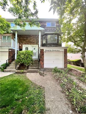 Attached, Exterior, Facade, Brick Facade, Raised Ranch