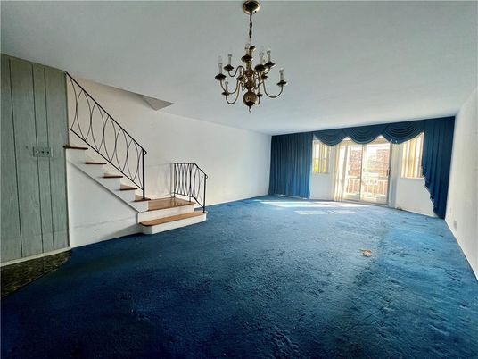 Chandelier, Empty room, Interior