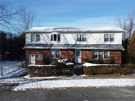 Attached, Exterior, Facade, Brick Facade, Raised Ranch