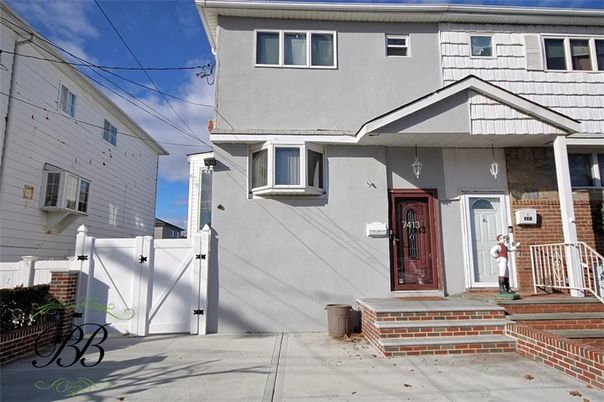 Exterior, Facade, None