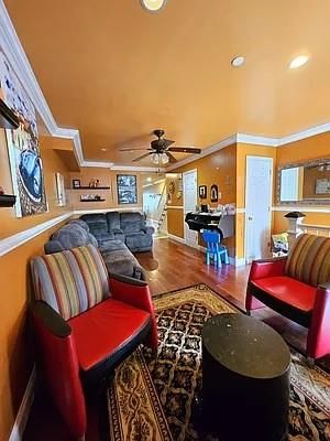Interior, Living room, Recessed Lighting, Wood Texture Flooring